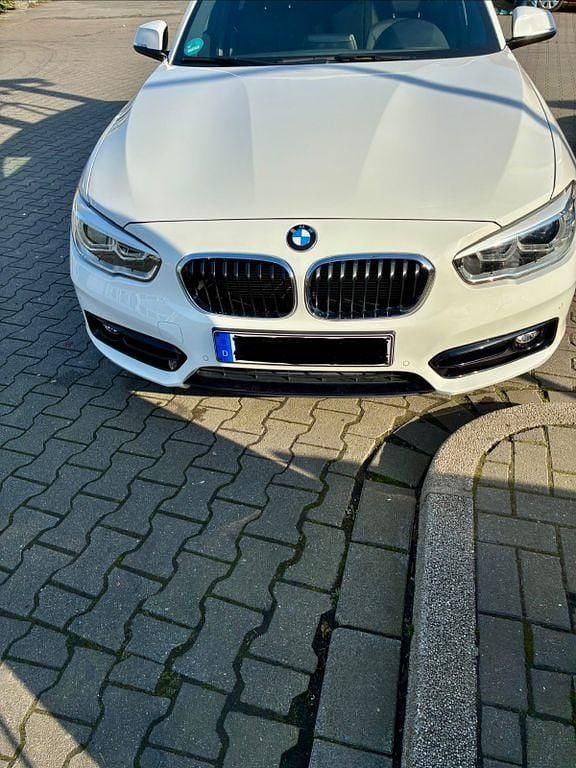 Gebraucht BMW 118 Sport Line 136 PS (100 kW) 2018 Weiß Kleinwagen