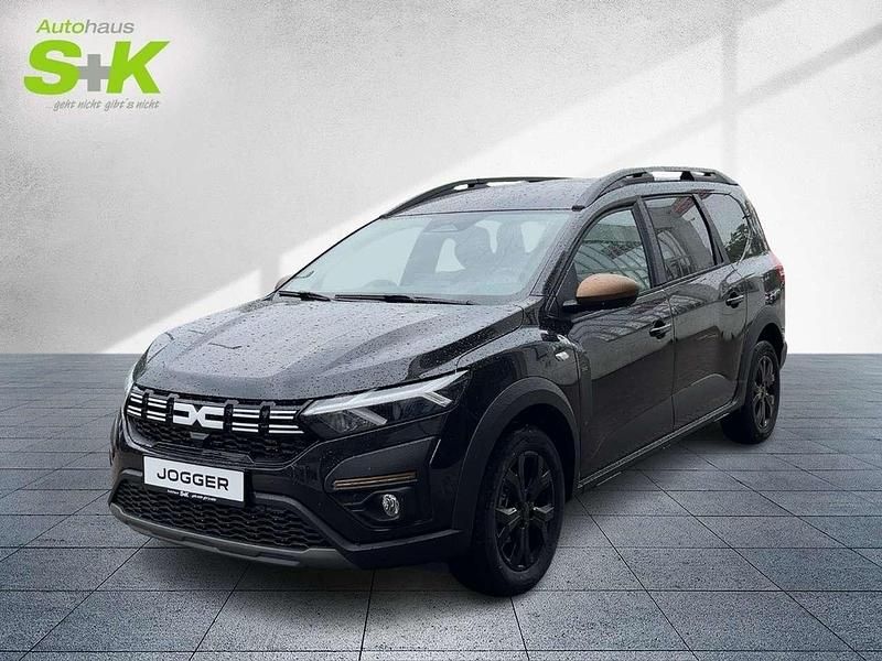 Perlmuttschwarz metallic (schwarz) Neu 2025 Dacia Jogger Extreme Van / Kleinbus | 22.980 € (Fairer Preis) - Bild 1/4