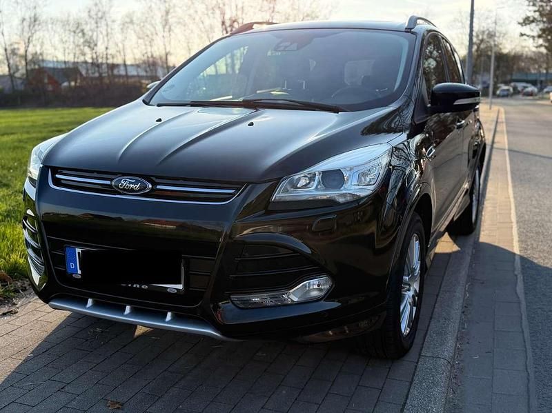 Gebraucht Ford Kuga Individual 180 PS (132 kW) 2015 Schwarz SUV