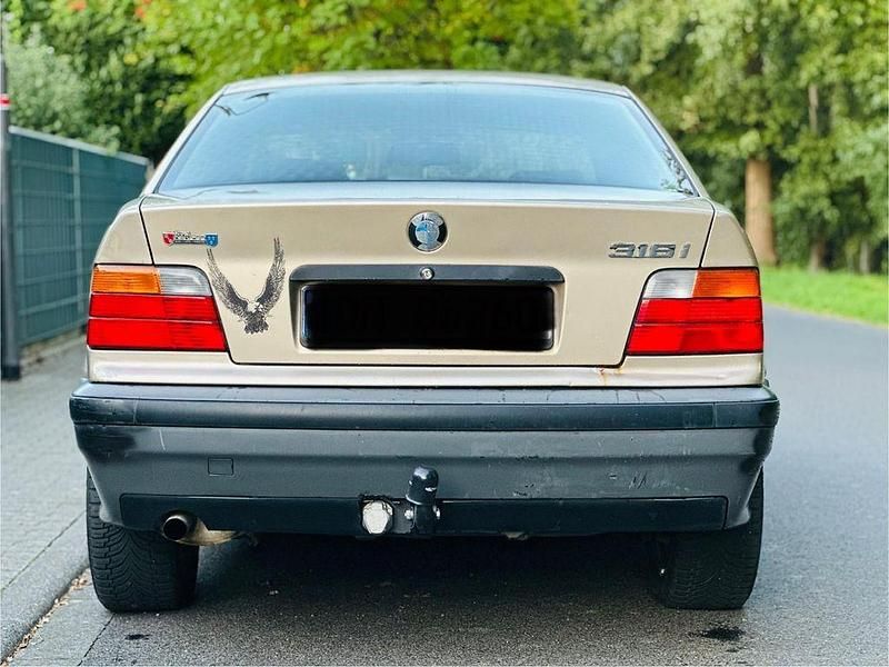 Gebraucht BMW 316 Basis 102 PS (75 kW) 1993 Beige Limousine