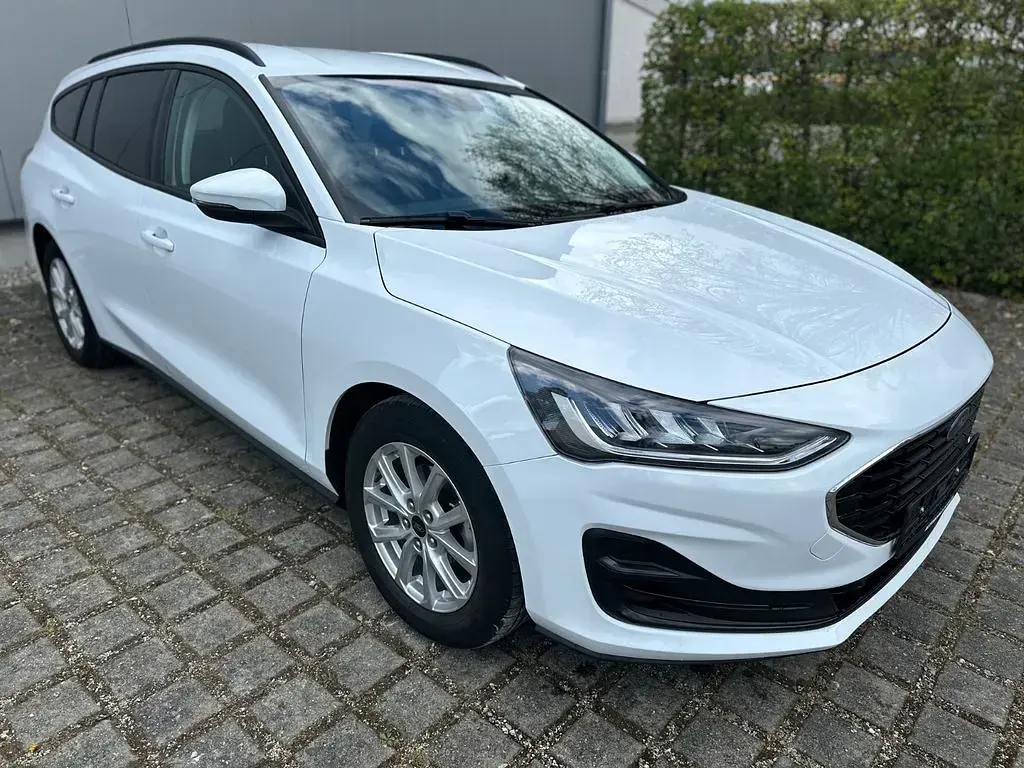 Gebraucht Ford Focus Cool & Connect 120 PS (88 kW) 2022 Weiß Limousine