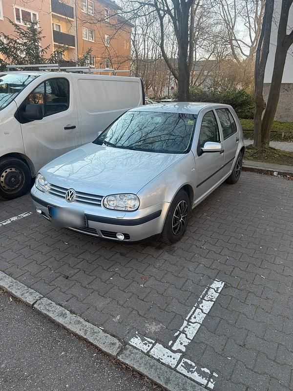 Gebraucht VW Golf IV 105 PS (77 kW) 2002 Silber Kleinwagen