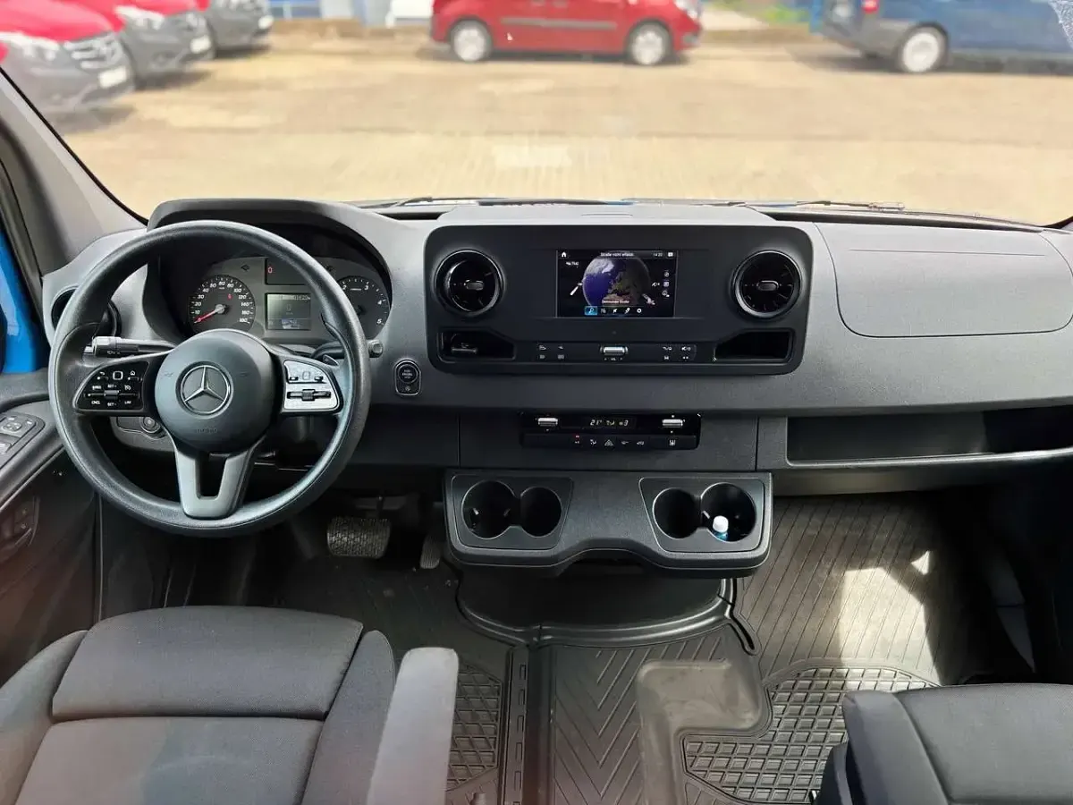 Gebraucht Mercedes Sprinter 190 PS (139 kW) 2022 Blau Van