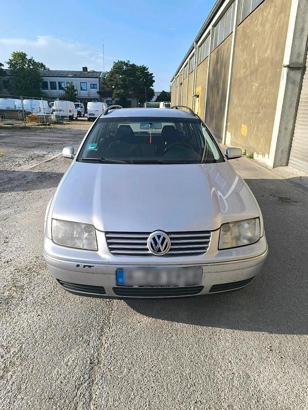 Silber Gebraucht 2003 VW Bora Limousine | 1.300 € (Guter Preis) - Bild 1/4