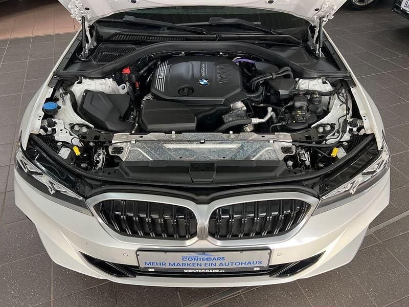 Gebraucht BMW 320 190 PS (139 kW) 2023 Mineralweiss Kombi