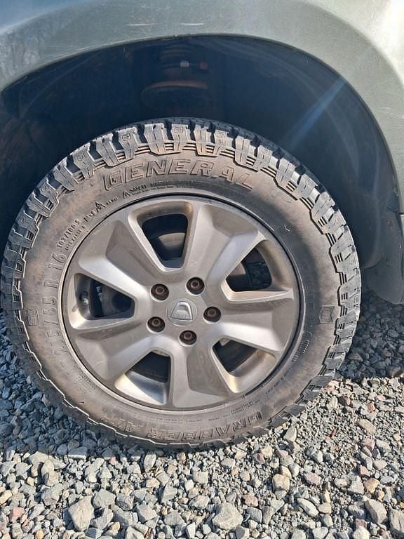 Gebraucht Dacia Duster Celebration 125 PS (91 kW) 2015 Grün SUV