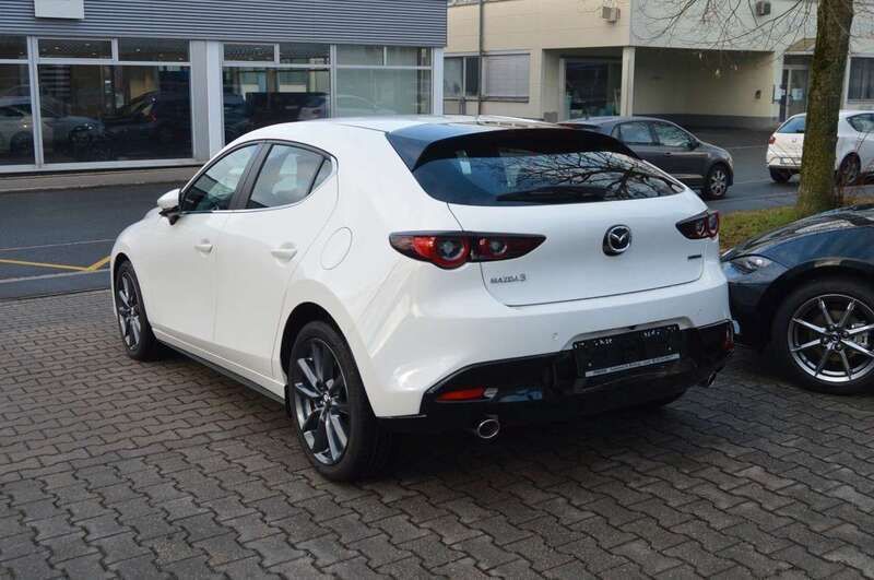 Gebraucht Mazda 3 Center-Line 140 PS (102 kW) 2025 Arctic white Limousine