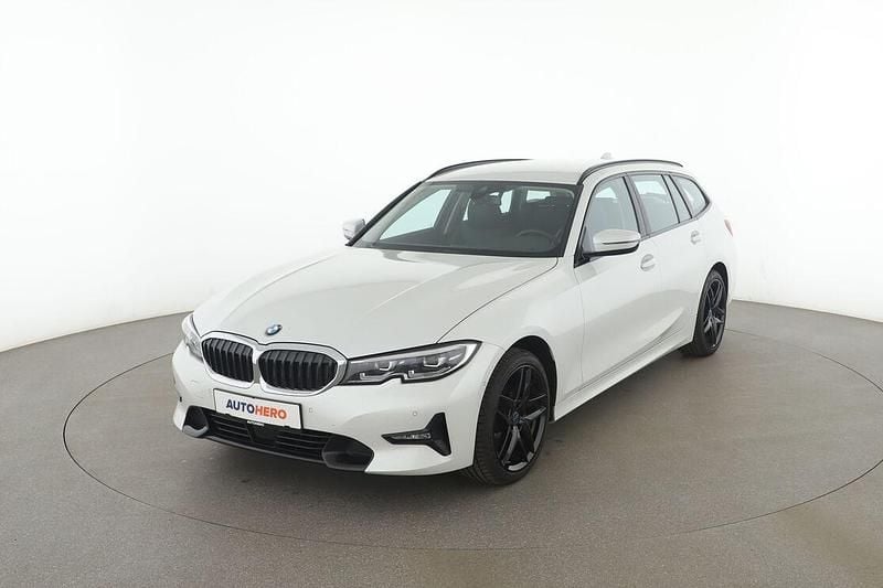 Weiß Gebraucht 2021 BMW 320 Sport Line Kombi | 25.740 € (Fairer Preis) - Bild 1/3