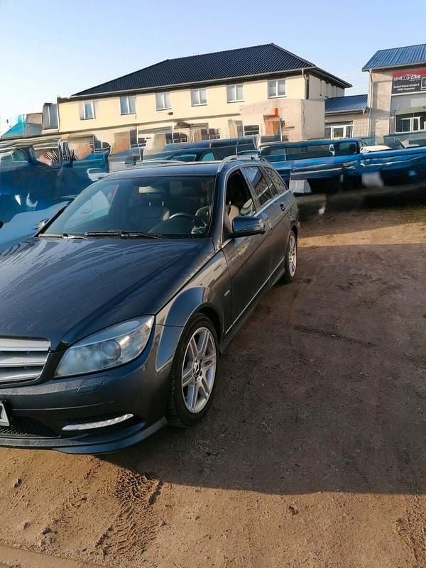 Gebraucht Mercedes C220 170 PS (125 kW) 2010 Grau Kombi