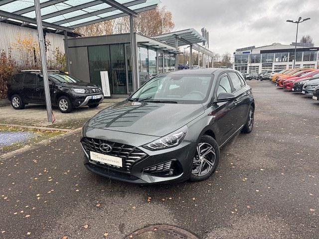 Gebraucht Hyundai i30 Intro Edition 159 PS (116 kW) 2021 Amazon grey / met Limousine