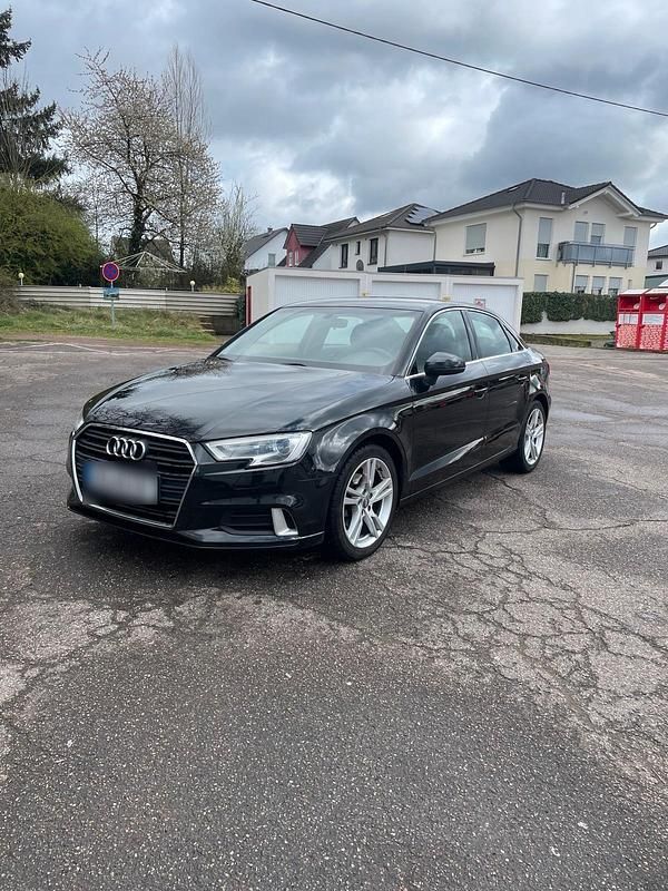 Gebraucht Audi A3 Sport 116 PS (85 kW) 2018 Schwarz Limousine