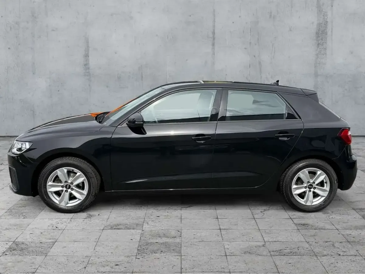 Gebraucht Audi A1 95 PS (69 kW) 2022 Mythosschwarz metallic SUV