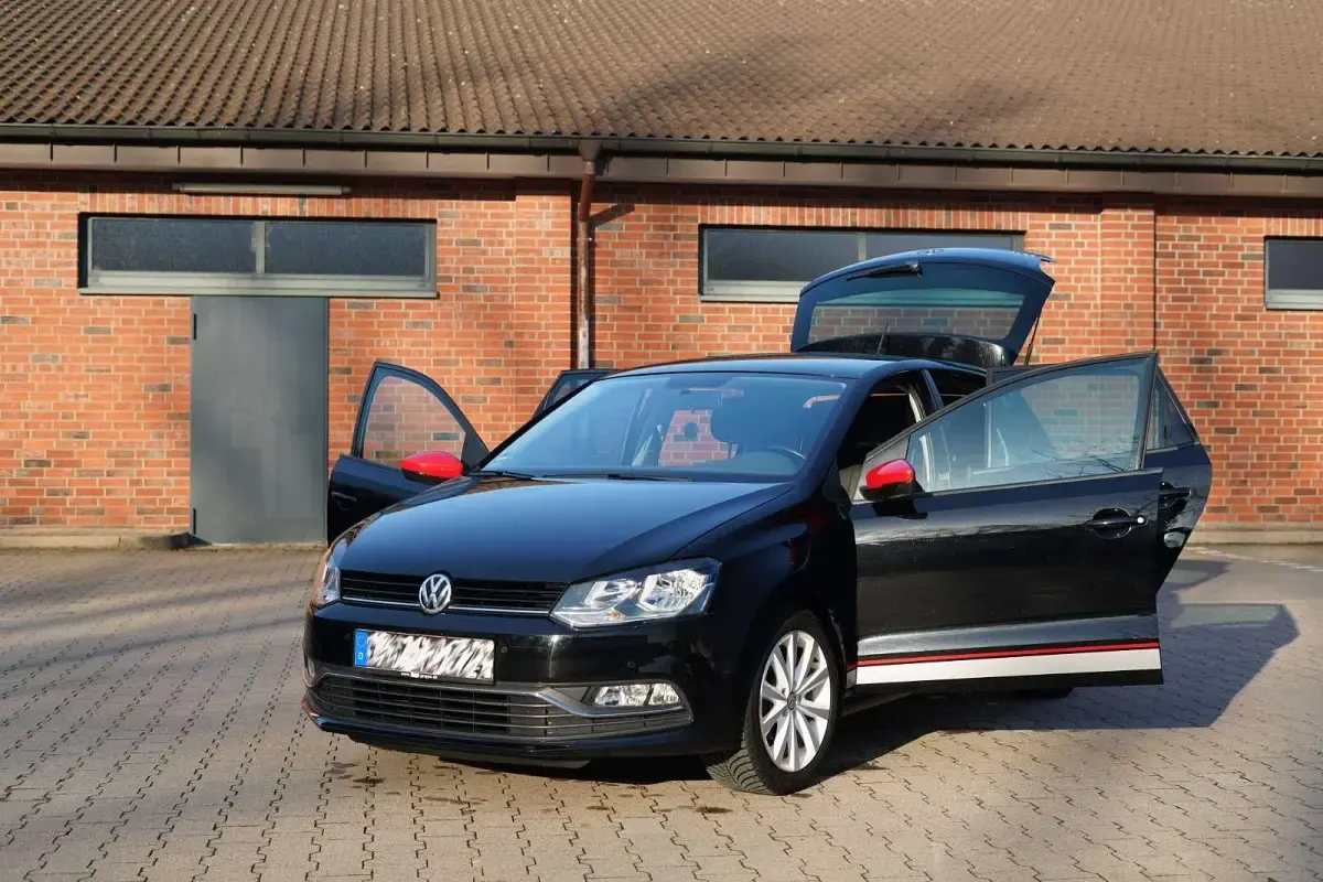 Gebraucht VW Polo Beats 90 PS (66 kW) 2017 Schwarz Limousine