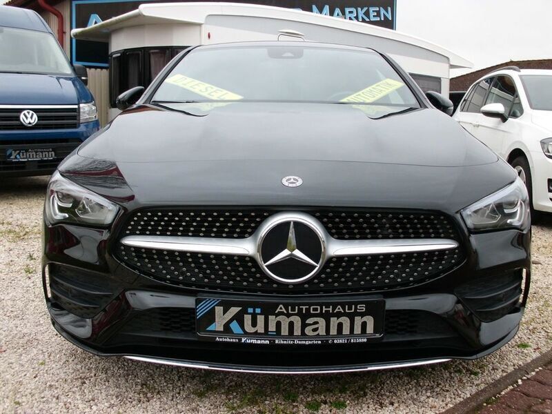 Schwarz Gebraucht 2020 Mercedes CLA200 AMG line Limousine | 26.999 € (Guter Preis) - Bild 1/4