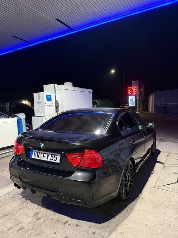 Gebraucht BMW 320 M Sport 170 PS (125 kW) 2011 Schwarz Limousine