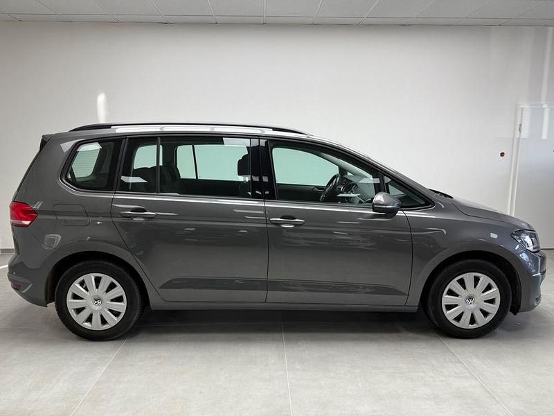 Gebraucht VW Touran Comfortline 110 PS (80 kW) 2016 Grau Van / Kleinbus