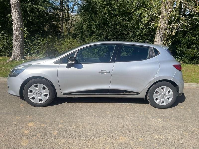 Gebraucht Renault Clio IV 90 PS (66 kW) 2016 Silber Kleinwagen