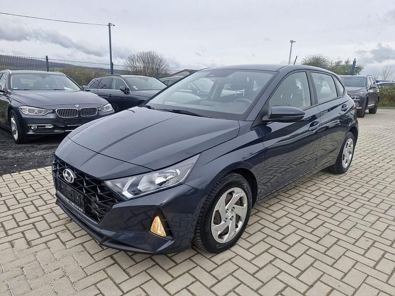 Gebraucht Hyundai i20 Select 101 PS (74 kW) 2020 Grau Kleinwagen