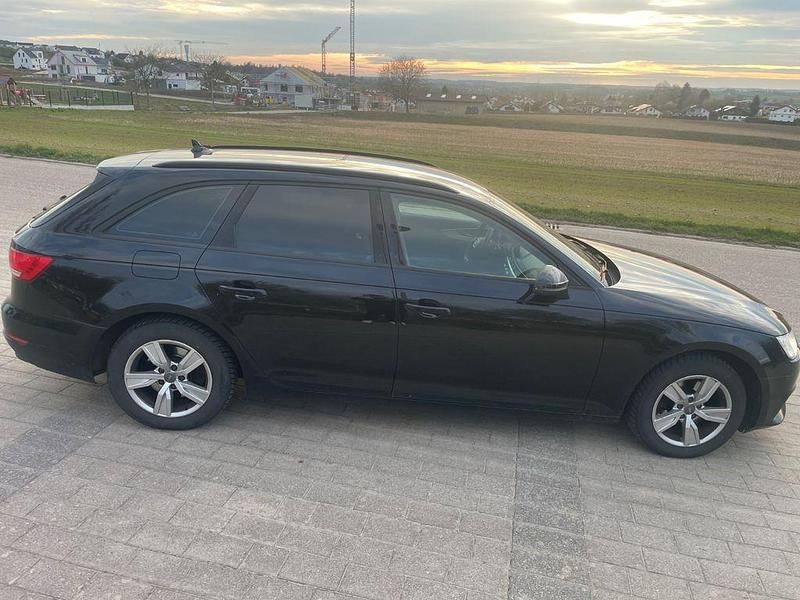 Gebraucht Audi A4 150 PS (110 kW) 2017 Schwarz Kombi