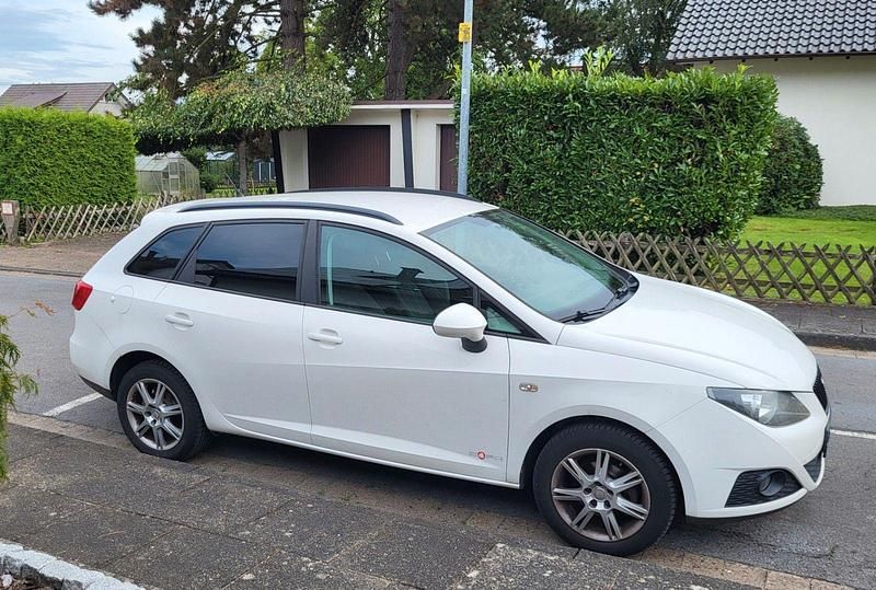 Weiß Gebraucht 2011 Seat Ibiza ST Copa Kombi | 4.800 € (Guter Preis) - Bild 1/4