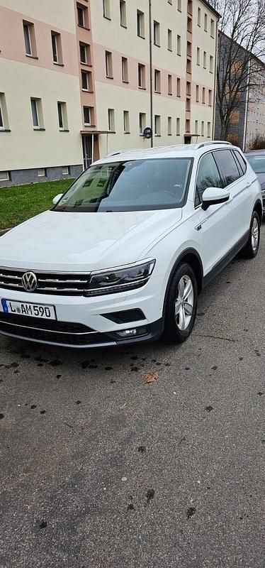Weiß Gebraucht 2018 VW Tiguan SUV | 23.800 € (Teuer) - Bild 1/4