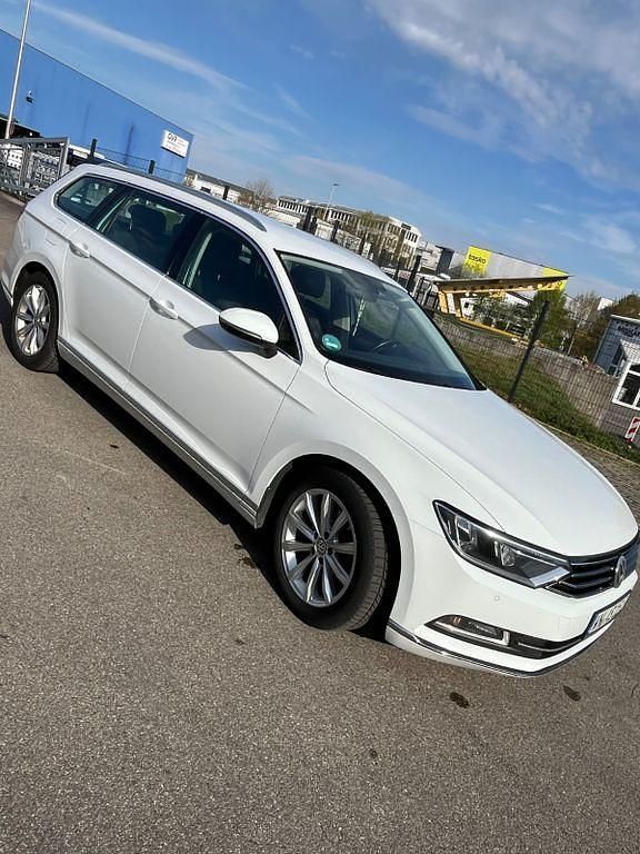Gebraucht VW Passat Comfortline 150 PS (110 kW) 2016 Weiß Kombi
