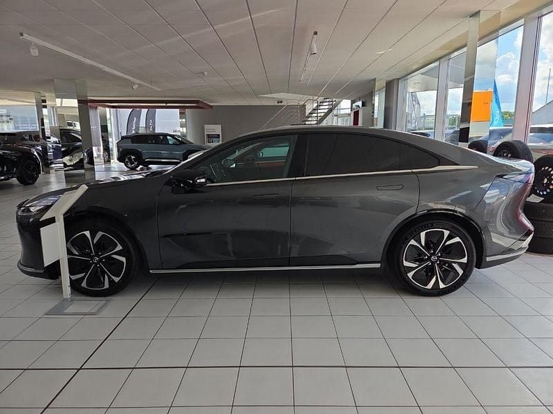 Neu Mazda 6e Takumi-Line 189 kW (258 PS) 2025 Grau Limousine