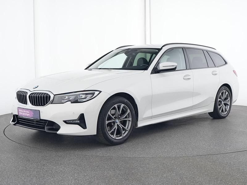 Alpinweiss Gebraucht 2021 BMW 318 Sport Line Kombi | 23.399 € (Superpreis) - Bild 1/4