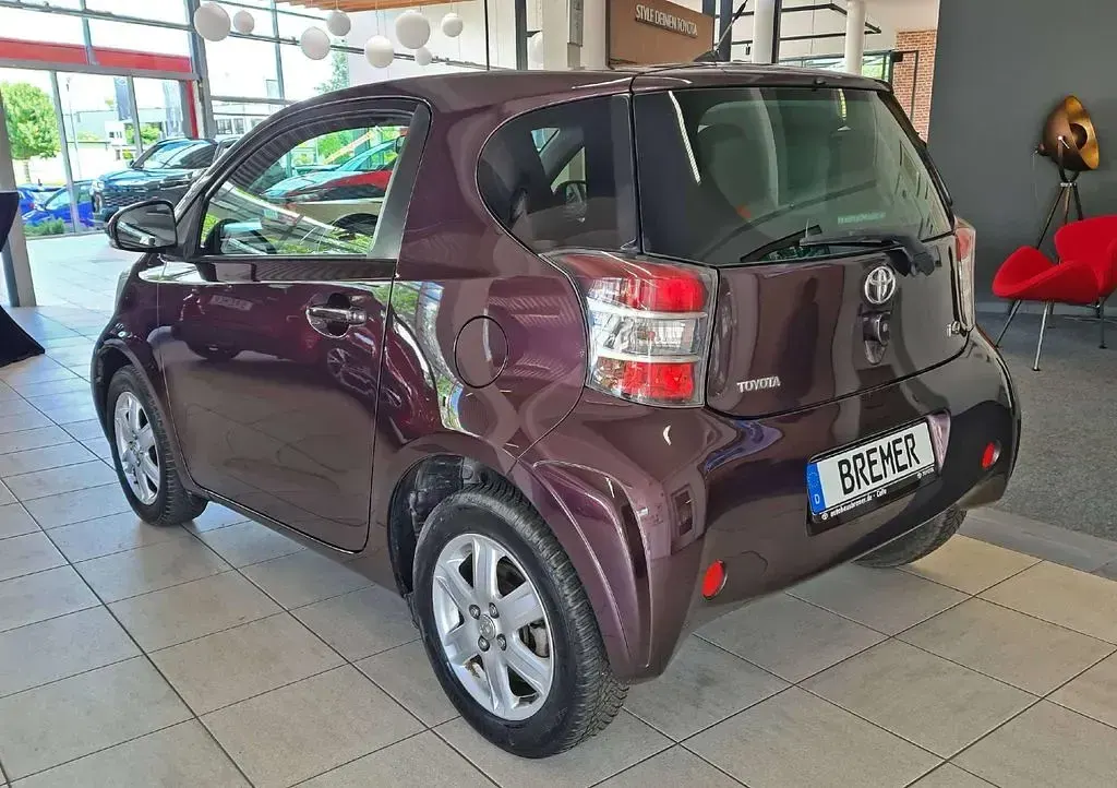 Gebraucht Toyota iQ 68 PS (50 kW) 2010 Violett Kleinwagen