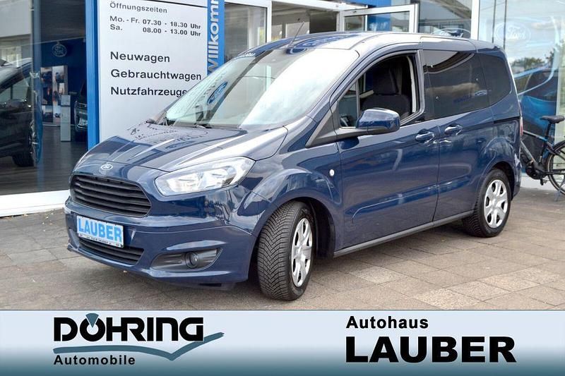 Blau Gebraucht 2018 Ford Tourneo Courier Trend Van / Kleinbus | 11.840 € (Fairer Preis) - Bild 1/4