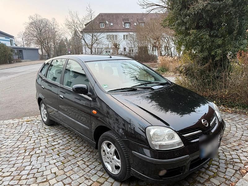 Schwarz Gebraucht 2005 Nissan Almera Tino Van / Kleinbus | 1.600 € (Etwas zu teuer) - Bild 1/4