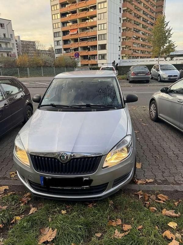 Gebraucht Skoda Fabia Active 95 PS (69 kW) 2010 Grau Limousine