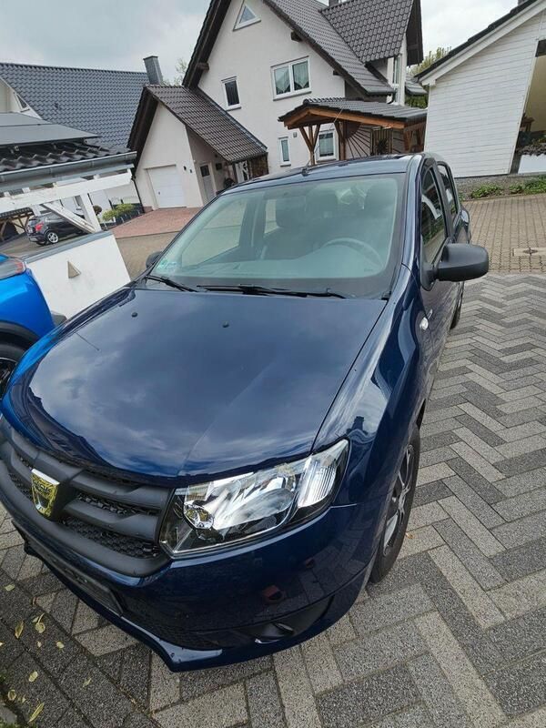 Blau Gebraucht 2016 Dacia Sandero Ambiance Kleinwagen | 4.600 € (Guter Preis) - Bild 1/4