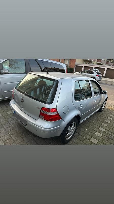 Gebraucht VW Golf IV 101 PS (74 kW) 2003 Silber Limousine