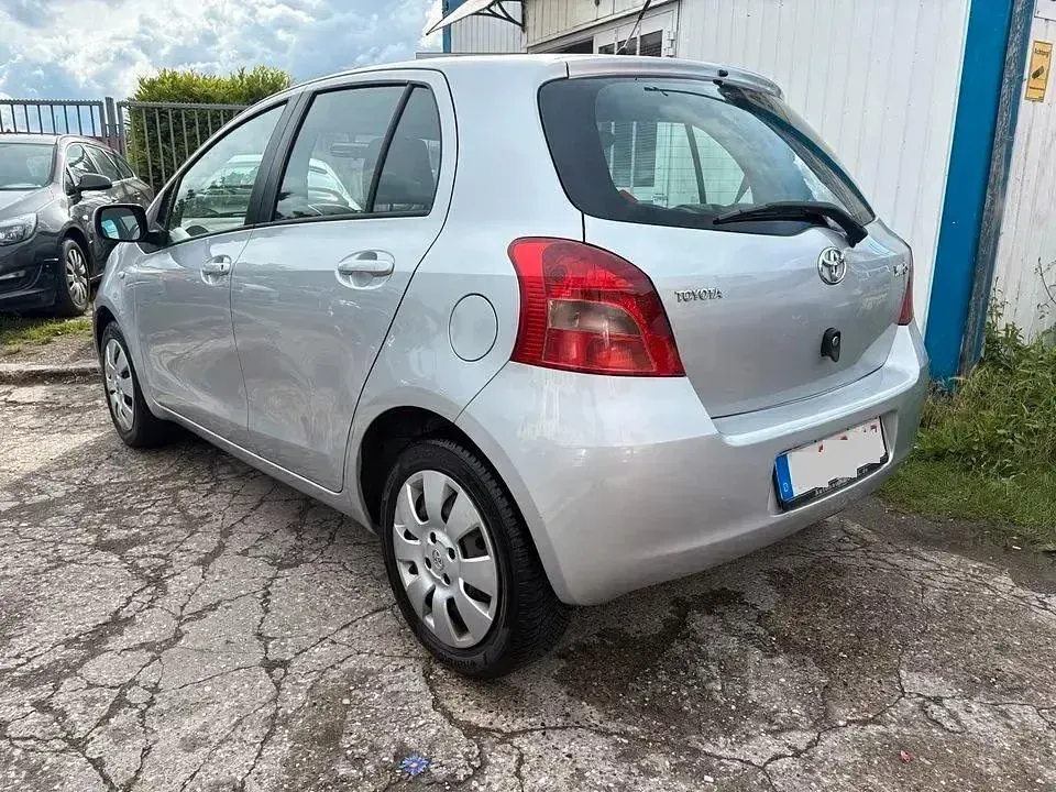 Gebraucht Toyota Yaris Sol 87 PS (63 kW) 2006 Silber Kleinwagen