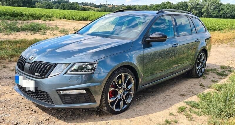 Grau Gebraucht 2020 Skoda Octavia RS Kombi | 22.500 € (Guter Preis) - Bild 1/4