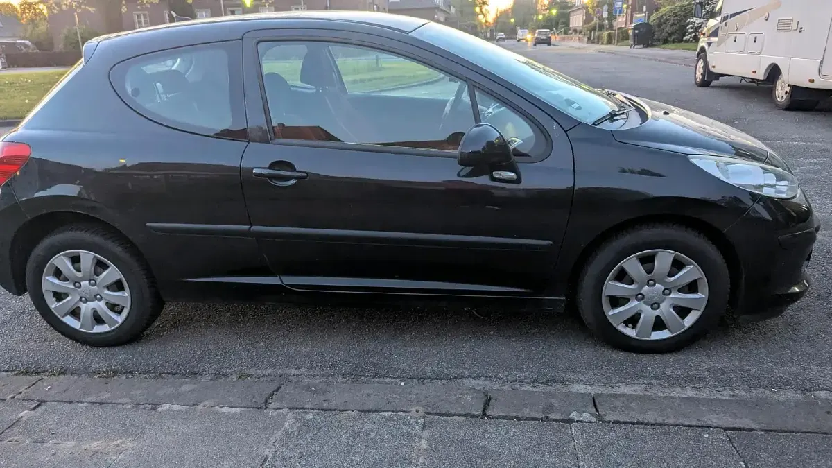 Gebraucht Peugeot 207 88 PS (64 kW) 2006 Schwarz Limousine