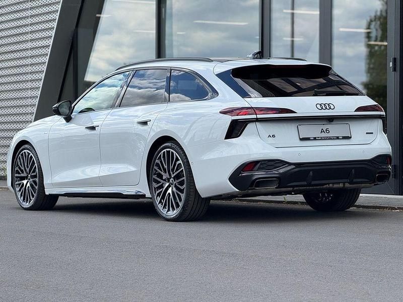 Gebraucht Audi A6 Ambiente 367 PS (269 kW) 2025 Gletscherweiß metallic Kombi