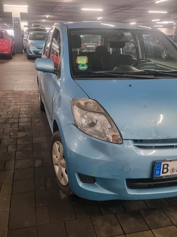 Gebraucht Daihatsu Sirion 69 PS (50 kW) 2009 Blau Kleinwagen