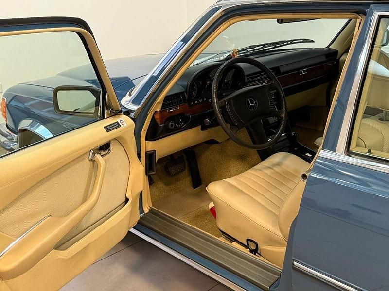 Gebraucht Mercedes 280 SE 177 PS (130 kW) 1976 Blau Limousine