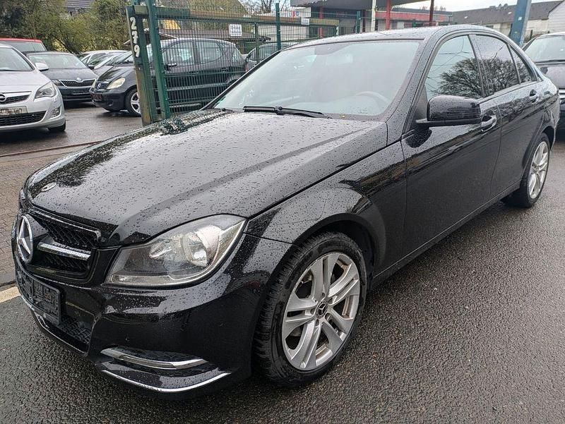 Gebraucht Mercedes C180 156 PS (114 kW) 2011 Schwarz Limousine