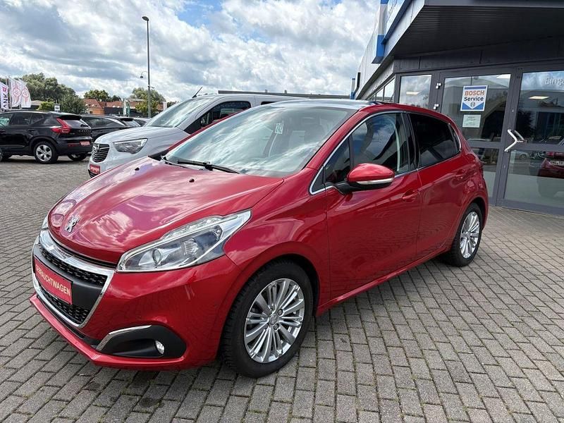 Rot Gebraucht 2019 Peugeot 208 Allure Kleinwagen | 12.990 € (Guter Preis) - Bild 1/4