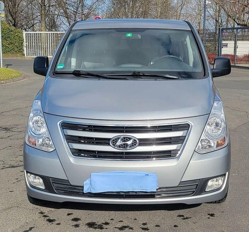 Silber Gebraucht 2016 Hyundai H-1 Van | 18.500 € (Fairer Preis) - Bild 1/4
