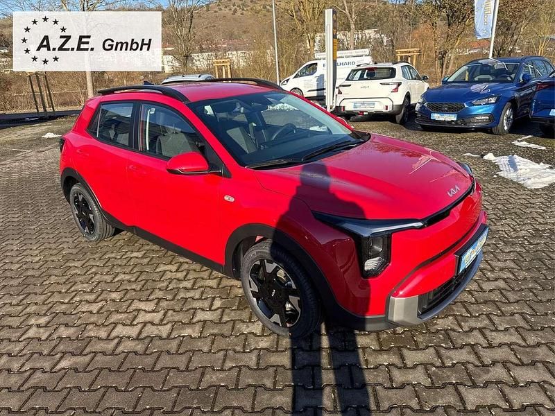 Neu Kia Stonic 101 PS (74 kW) 2025 Signalrotmet. SUV