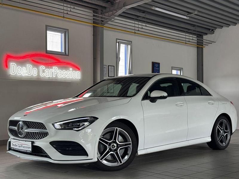 Polarweiß Gebraucht 2019 Mercedes CLA250 AMG line Limousine | 33.700 € (Etwas zu teuer) - Bild 1/4