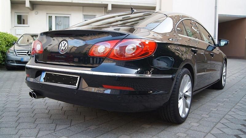 Gebraucht VW Passat 160 PS (117 kW) 2012 Schwarz Coupé