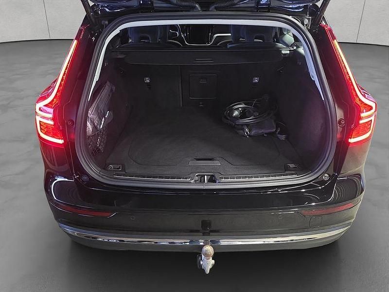 Gebraucht Volvo V60 Core 349 PS (256 kW) 2022 Onyx black metallic Kombi
