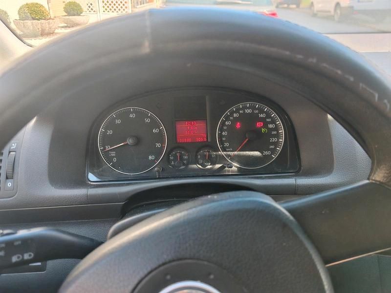 Gebraucht VW Touran 105 PS (77 kW) 2005 Silber Van / Kleinbus