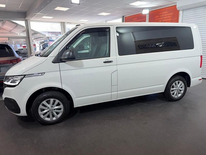 Gebraucht VW Multivan Trendline 150 PS (110 kW) 2020 Weiß Van / Kleinbus