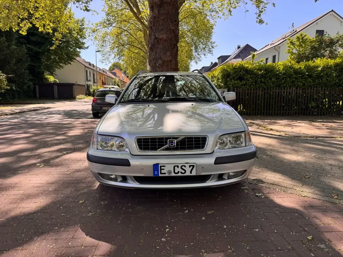 Gebraucht Volvo V40 122 PS (89 kW) 2002 Silber Kombi
